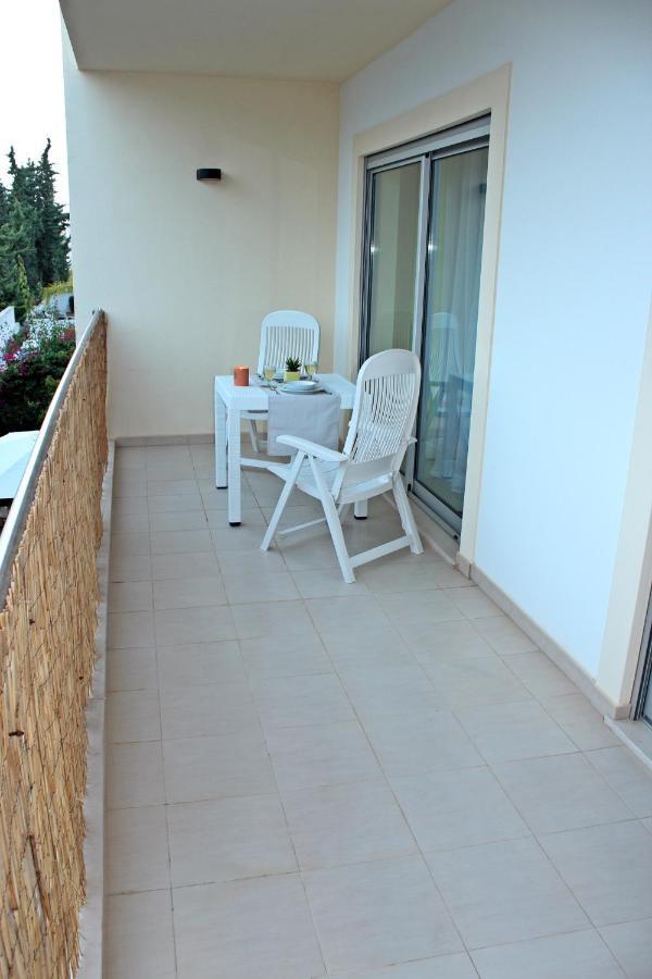 אולוס די אגווה One Bedroom Apartment - Olhos De Gua - Next To The Supermarket Intermarch מראה חיצוני תמונה