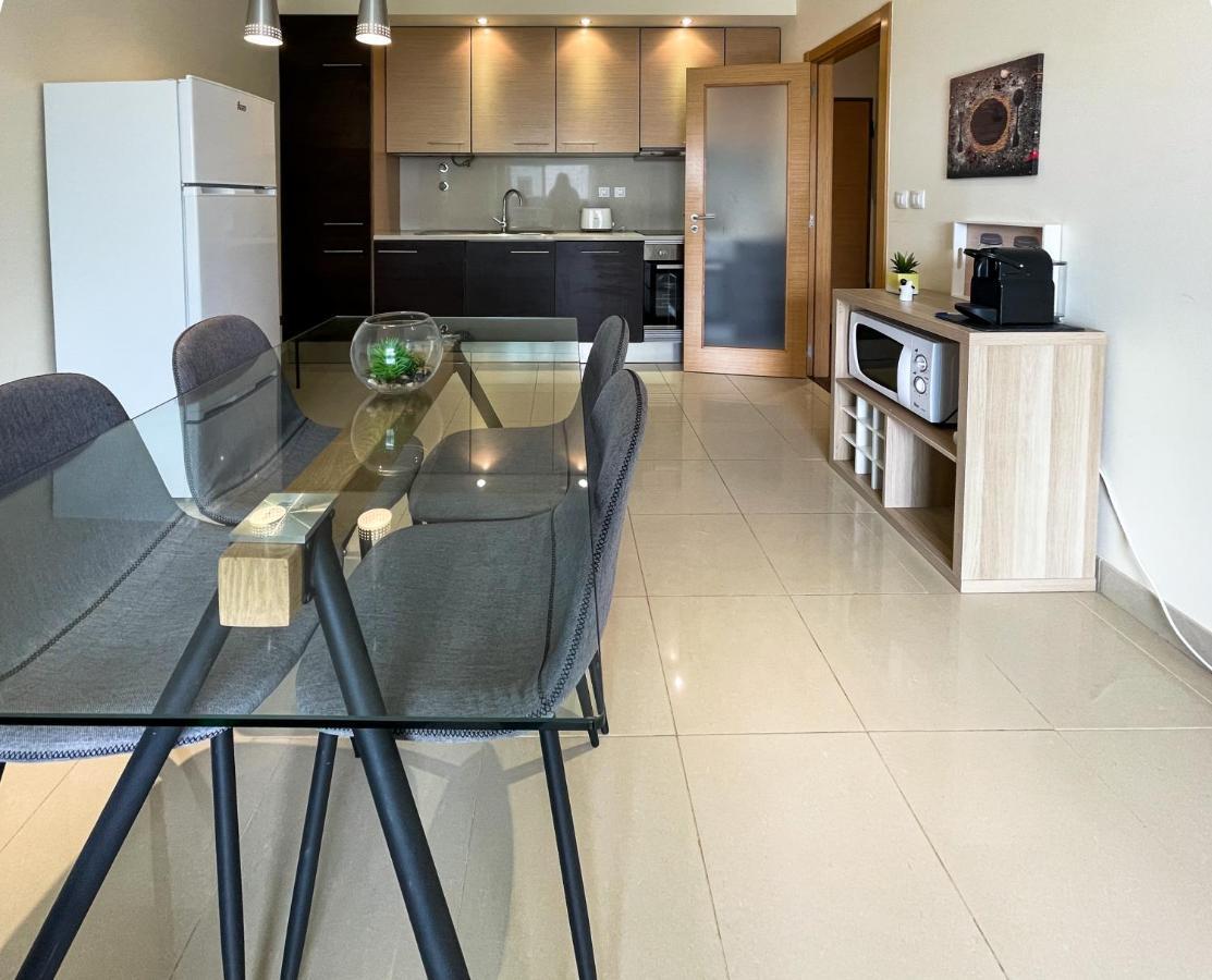 אולוס די אגווה One Bedroom Apartment - Olhos De Gua - Next To The Supermarket Intermarch מראה חיצוני תמונה