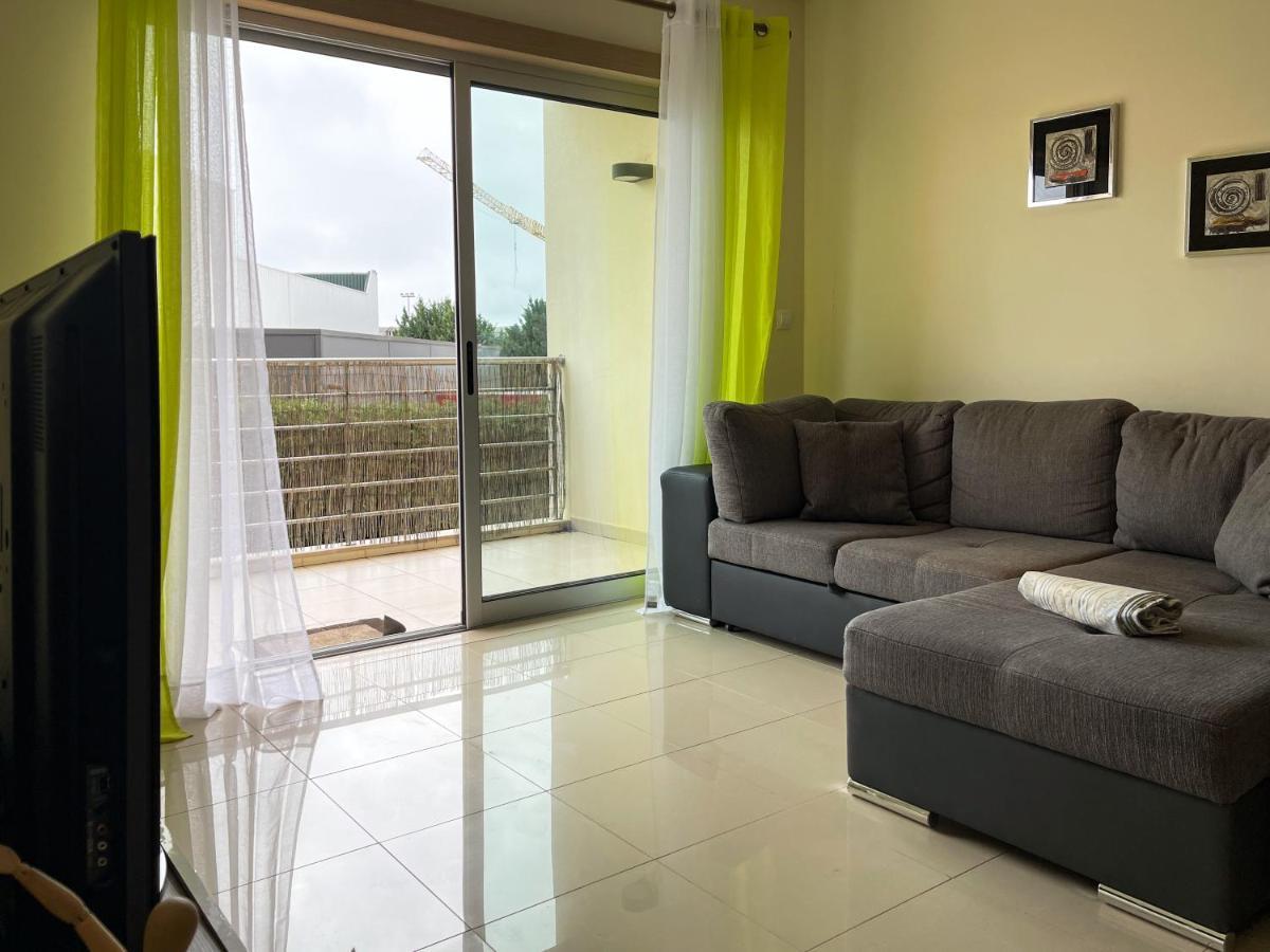 אולוס די אגווה One Bedroom Apartment - Olhos De Gua - Next To The Supermarket Intermarch מראה חיצוני תמונה